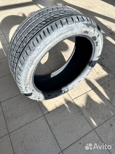 Bridgestone Alenza 001 245/45 R20 и 275/40 R20 99