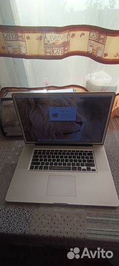 Apple macbook pro 17 2011