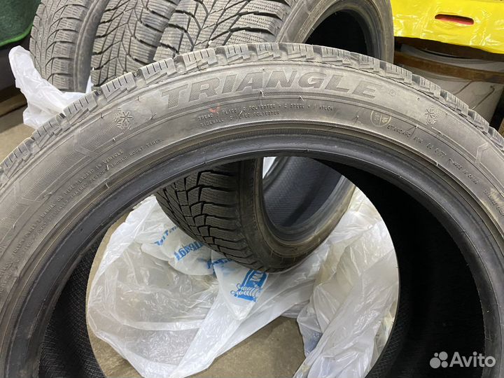 Triangle Sports TH201 235/45 R18 197B