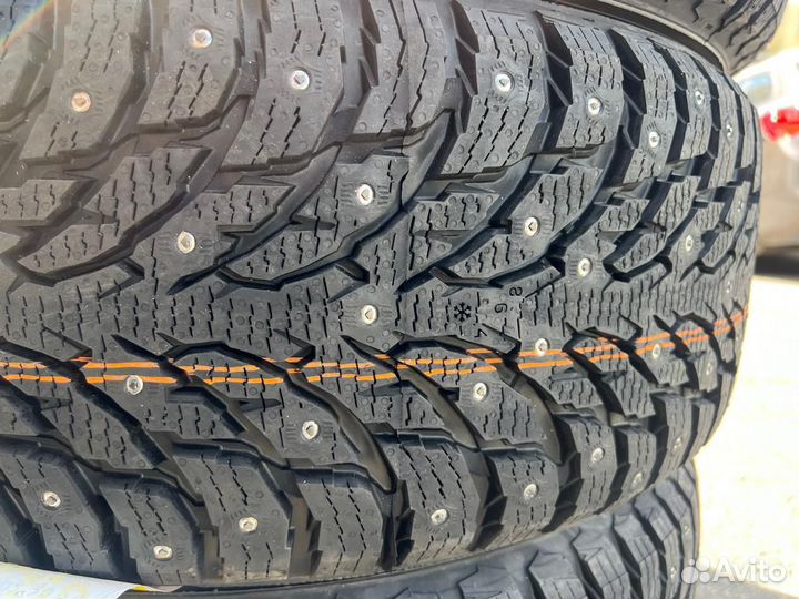 Ikon Tyres Autograph Ice 9 SUV 305/40 R20