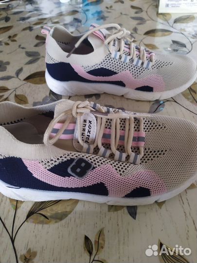 Кроссовки для девочек