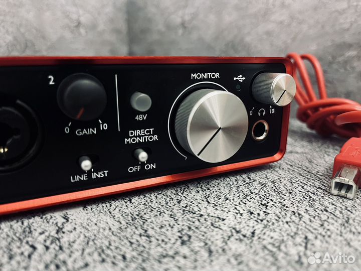 Звуковая карта Focusrite Scarlett 2i2 2nd gen