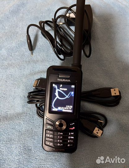 Спутниковый телефон Thuraya XT