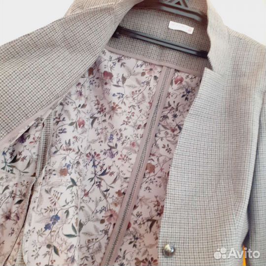 Костюм женский