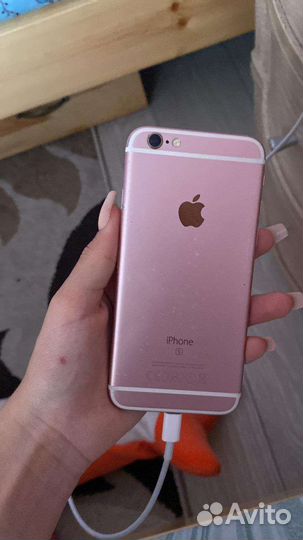 Телефон iPhone 6s