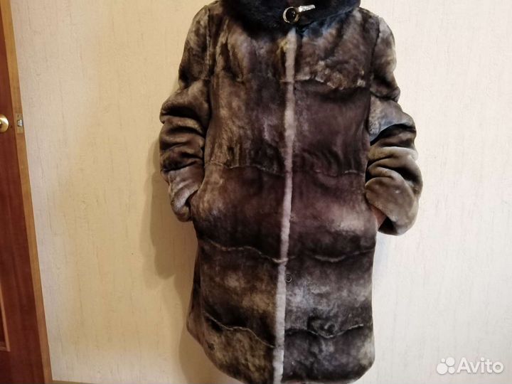 Шуба мутоновая с капюшоном