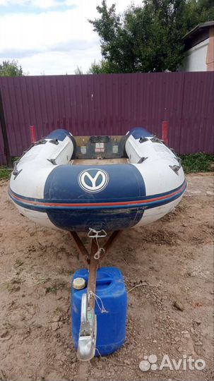 Продаётся лодка