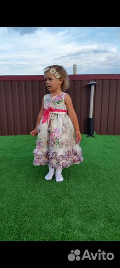 Красивое платье на девочку из Англии