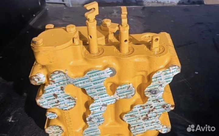 Клапан кпп komatsu D355A