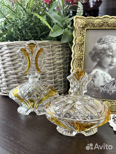 Хрустальный флакон и бонбоньерка