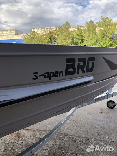 BRO 4.2 румпельная алюминиевая лодка под мотор