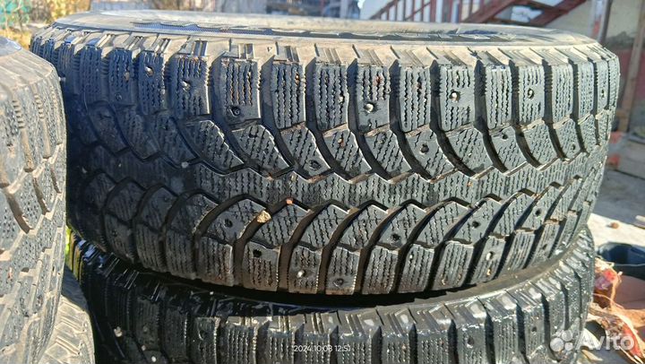 Bridgestone Blizzak Spike-01 195/65 R15