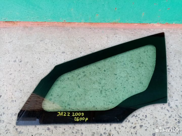 Форточка Honda Jazz Fit City Airwave Aria