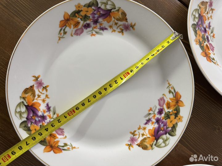 Тарелки сервировочные большие