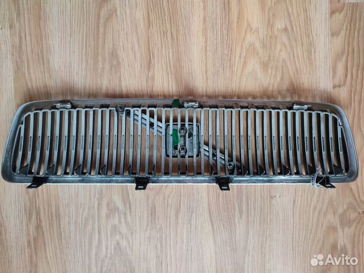Решётка радиатора на Volvo V70 S60(2000-2007)
