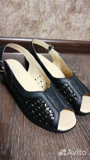 Босоножки женские 37 размер