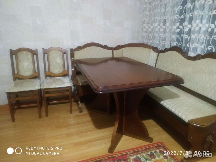 Кухонный уголок со столом и стульями бу