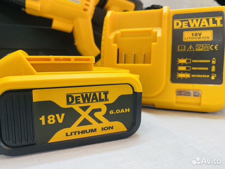 Набор Инструментов 4 в 1 DeWalt, 6Ah(Бесщёточный)