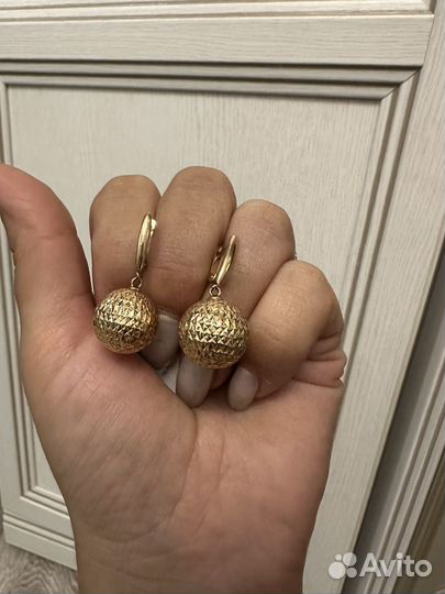 Золотые серьги шары