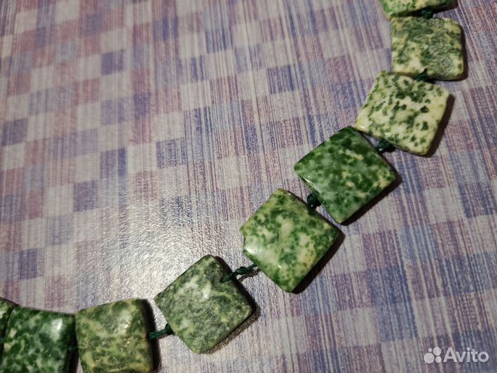 Бусы из натуральных камней