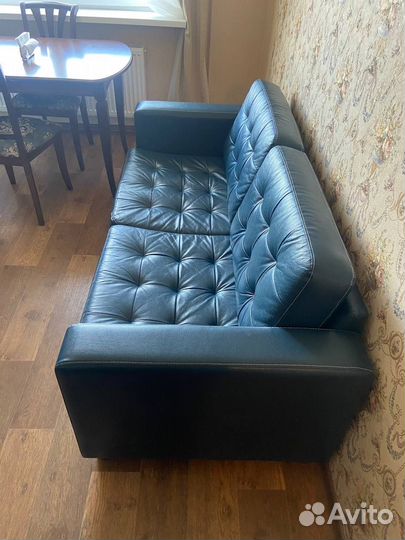 Кожаный диван
