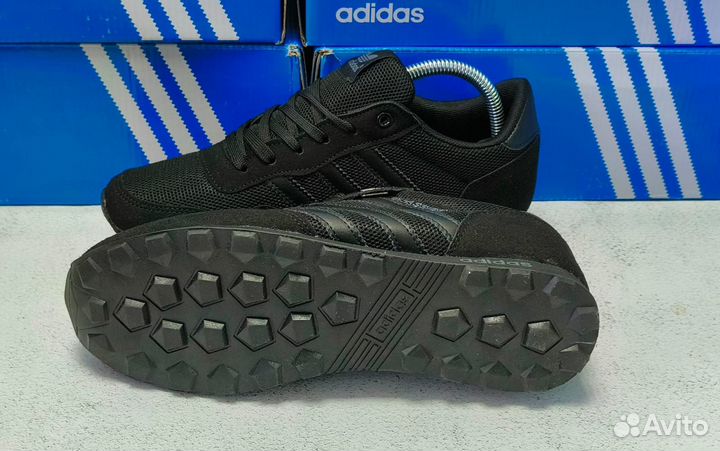Кроссовки adidas classic