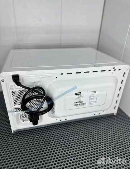 Микроволновая печь Новая. Гарантия. 20 литров 700w