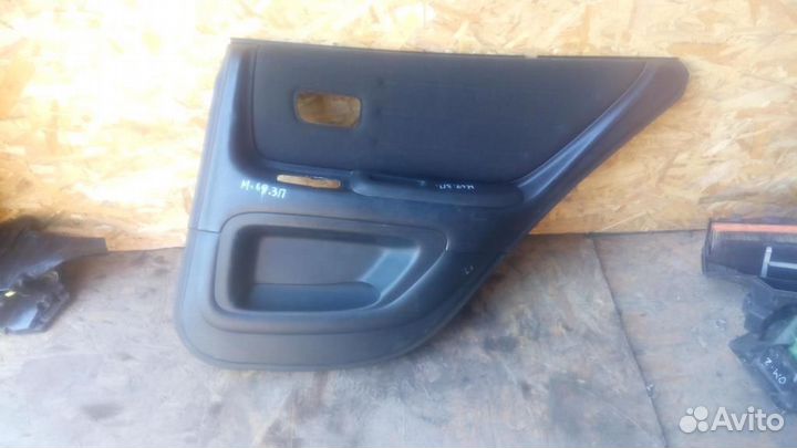 Обшивка двери задней правой Lexus IS 200