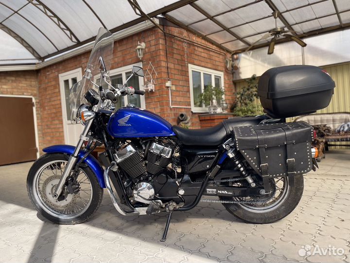 Honda VT750 shadow