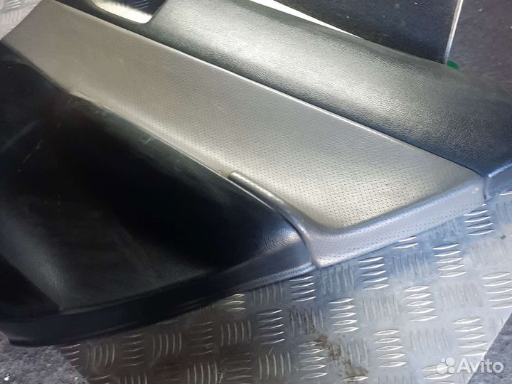 Обшивка задней правой двери mazda 6 gg