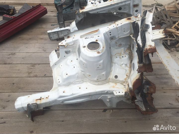 Лонжерон правый Lifan X60 белый