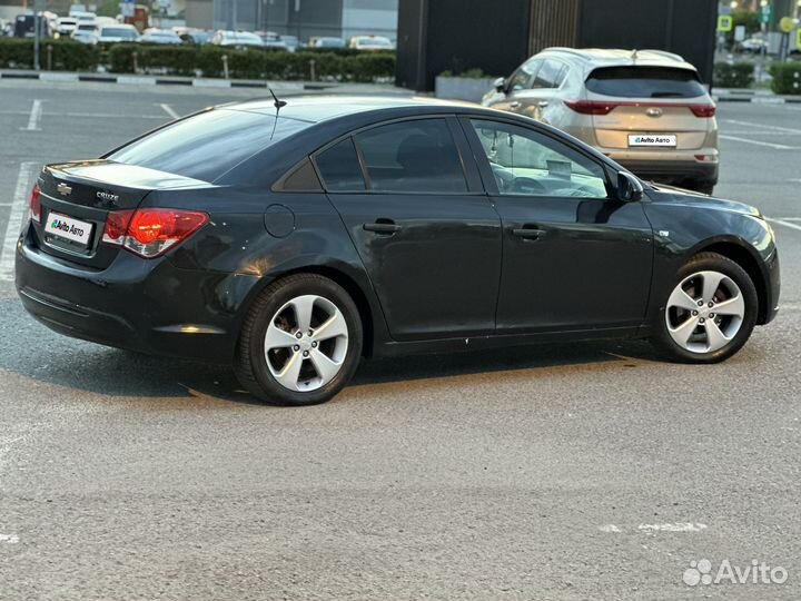 Chevrolet Cruze 1.6 МТ, 2010, 203 500 км