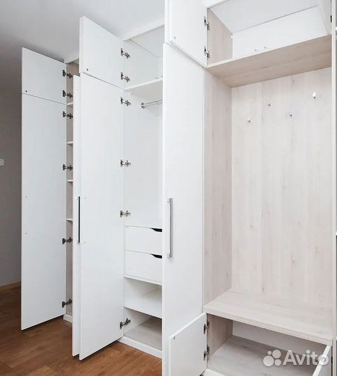 Прихожая по индивидуальному заказу в потолок