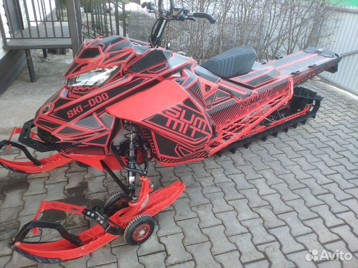 Снегоход BRP summit g4 850 e-tec 165
