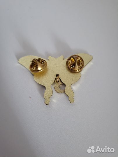 Брошь значок мотылек луна