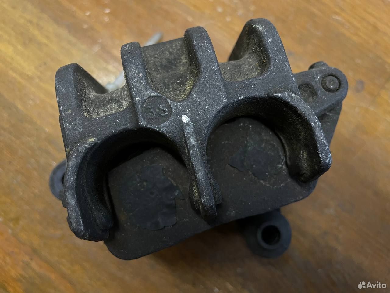Передний тормозной суппорт Suzuki RF400 RF600 4