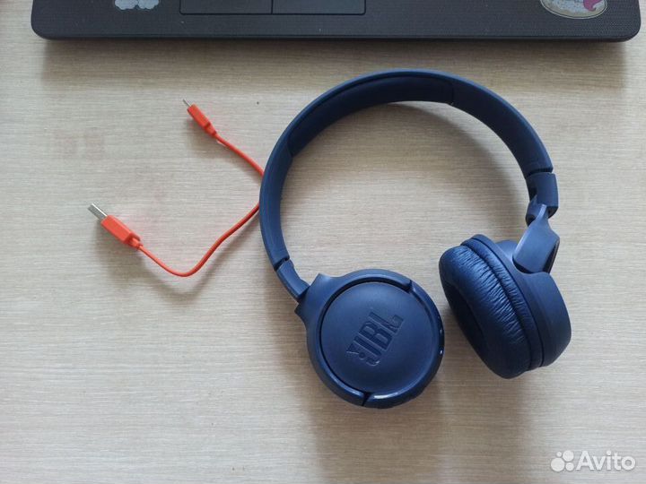 Беспроводные наушники JBL
