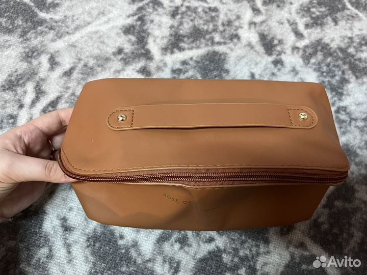 Водонепроницаемая косметичка