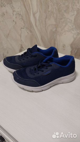 Кроссовки детские