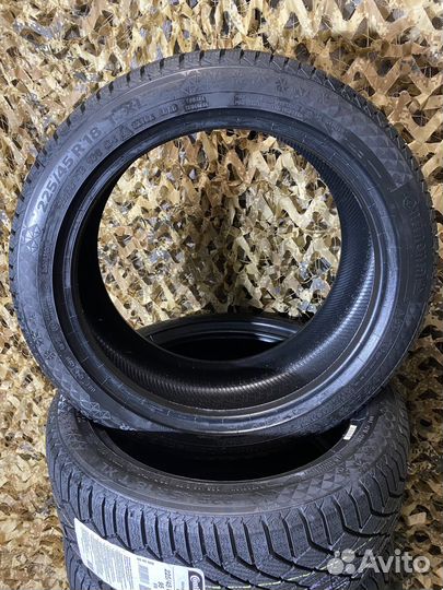 Continental ContiVikingContact 7 225/45 R18 95T