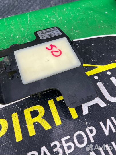 Датчик слепых зон правый Kia Stinger 1 2017-2023