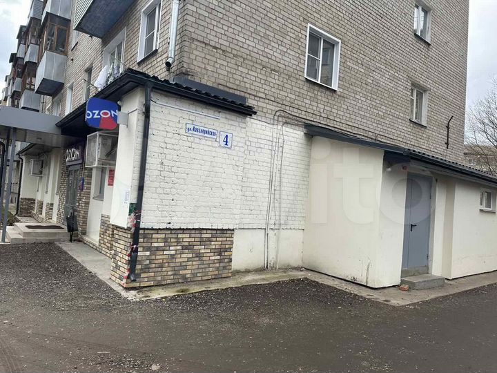 Продам 1 этаж, 1 линия, помещение 173.4 м²