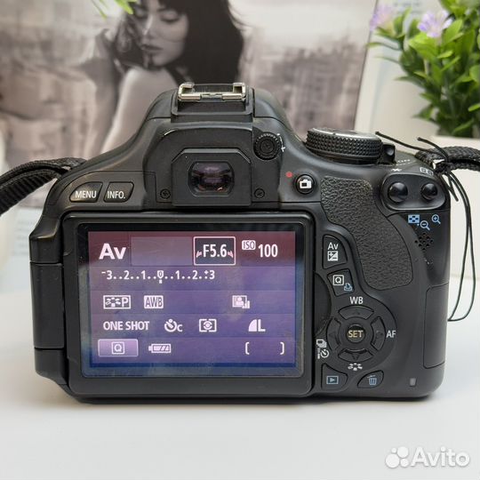 Зеркальный фотоаппарат Canon 600D + обьектив