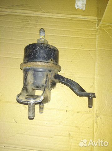 Подушка двигателя передняя левая Toyota Camry 40