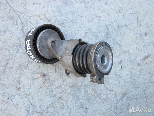 Натяжитель ремня генератора шкода. Натяжитель ремня генератора шкода. 4. Приводной ремень шкода фабия 1. 2.