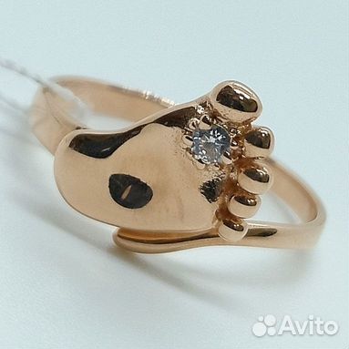 Золотое кольцо с камнем 18р