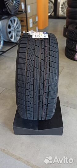 Opals SilverSnow F9 235/50 R18