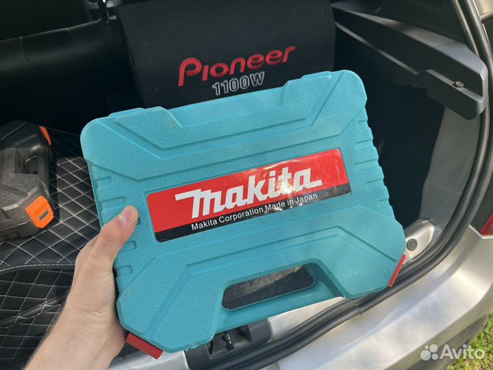 Шуруповерт makita новый