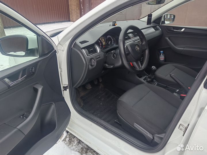 Skoda Rapid 1.6 МТ, 2019, 278 500 км