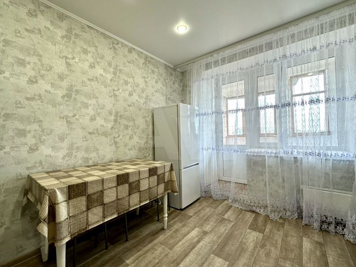 1-к. квартира, 42 м², 8/15 эт.